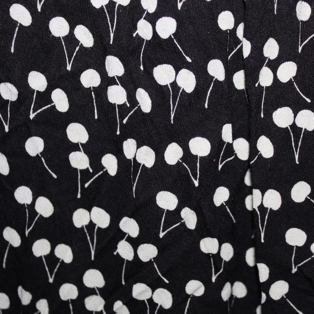 Cherry print v neck blouse - Picture 4 of 4